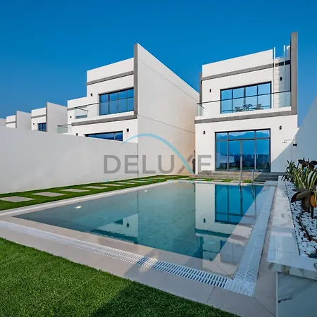 Best Deal 3Br Plus Maid'S With Pool Perfect For Groups By Deluxe Holiday Homes Fujaïrah Extérieur photo